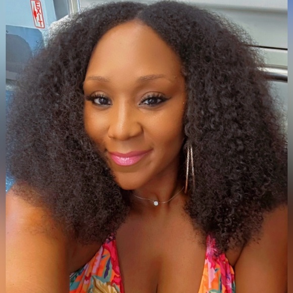 LIVE SHOW ALERT!! LETS POSH!! 💕🛍️ - Picture 6 of 16